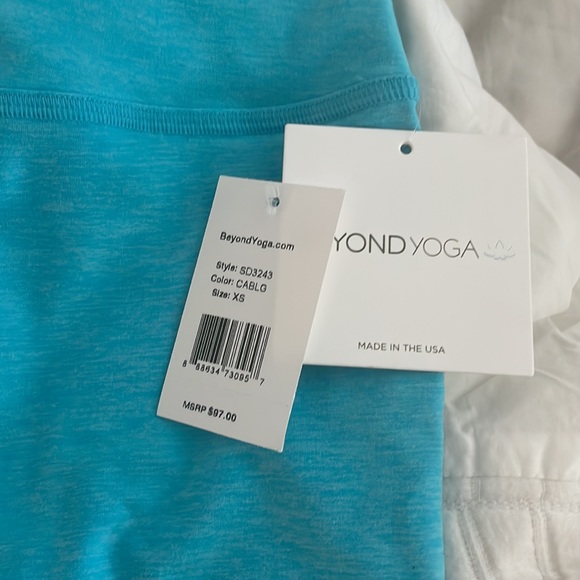 Size XS New With Tags Beyond Yoga Legging - Picture 2 of 2